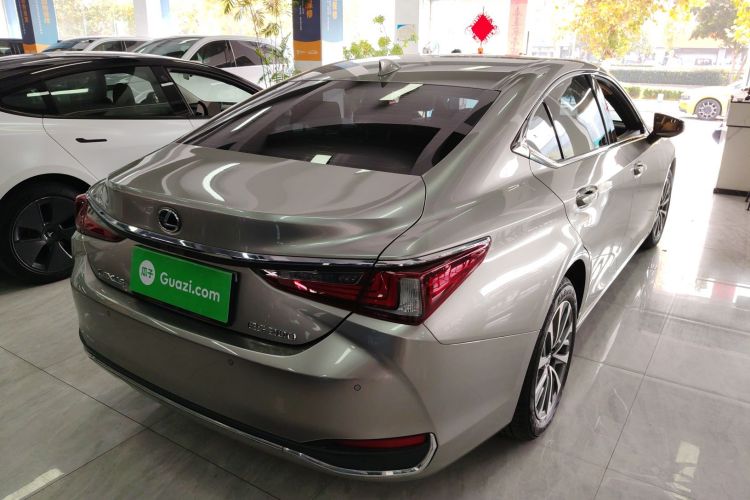 雷克萨斯ES 2023款 200 卓越版车身外观7