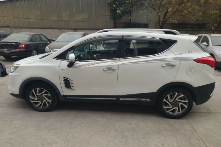 江汽集团 瑞风S3 2016款 1.5L 手动豪华智能型车身外观4