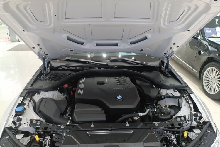 宝马3系 2022款 改款 320Li M运动套装机舱底盘24