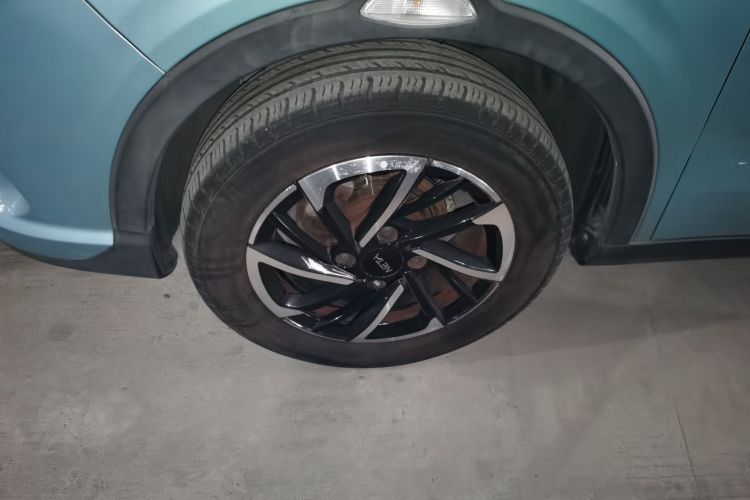 哪吒汽车 哪吒V 2022款 长续航行业定制版车身外观6007