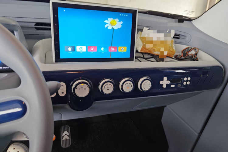 奔腾小马 2025款 222km 伶俐马中控内饰16