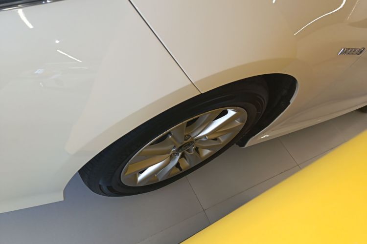 丰田 卡罗拉 2023款 1.8L 智能电混双擎 精英版车身外观6007