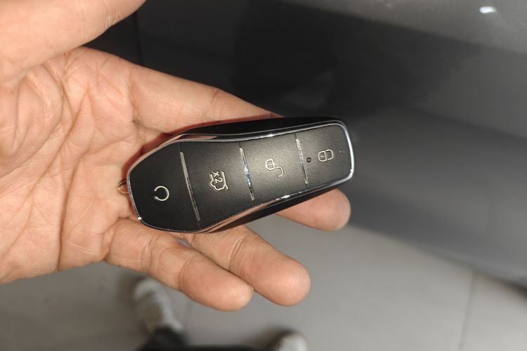 比亚迪 宋L EV 2024款 662km 卓越型中控内饰7001