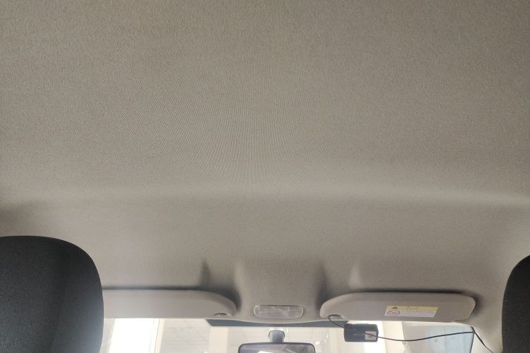 标致301 2016款 1.6L 手动舒适版中控内饰22