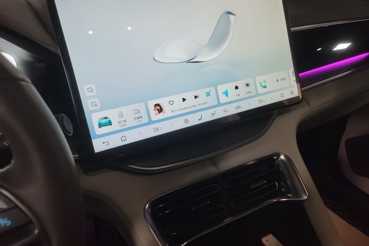 比亚迪 宋PLUS新能源 2025款 EV 智驾版 520km 尊贵型中控内饰16