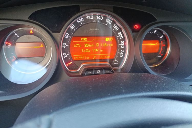 雪铁龙C5 2014款 2.0L 自动尊享型中控内饰15