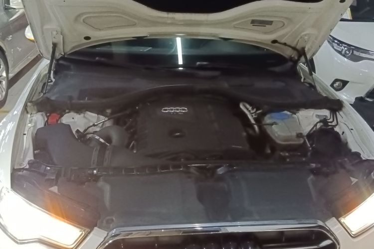 奥迪A6L 2015款 TFSI 百万纪念智领型机舱底盘24