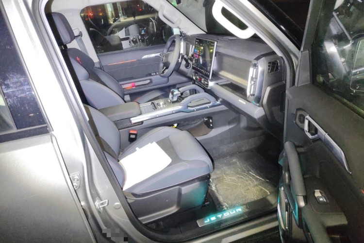 捷途旅行者 2023款 2.0T 四驱征服局部细节9005