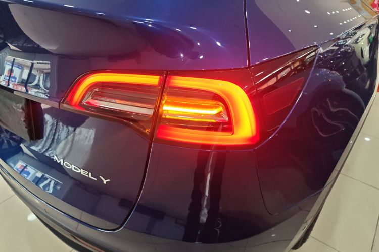 特斯拉 Model Y 2022款 改款 后轮驱动版车身外观6006