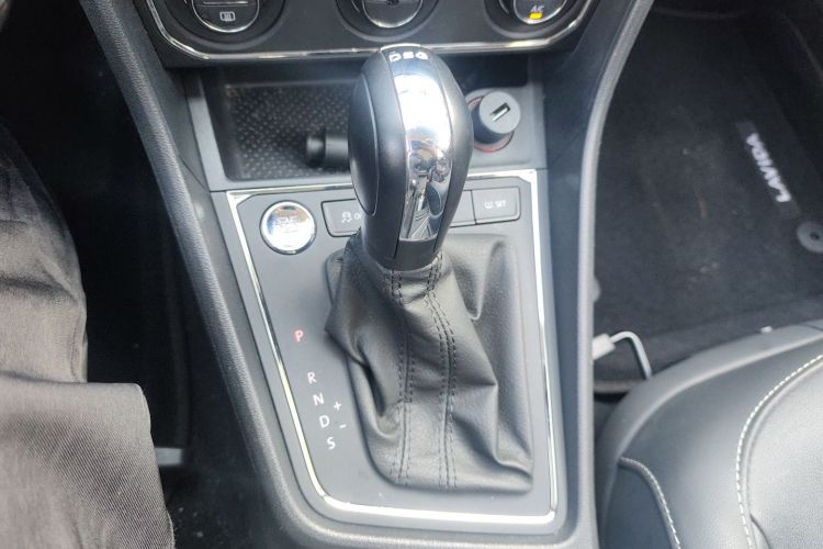 大众 朗逸 2017款 230TSI DSG舒适版中控内饰18