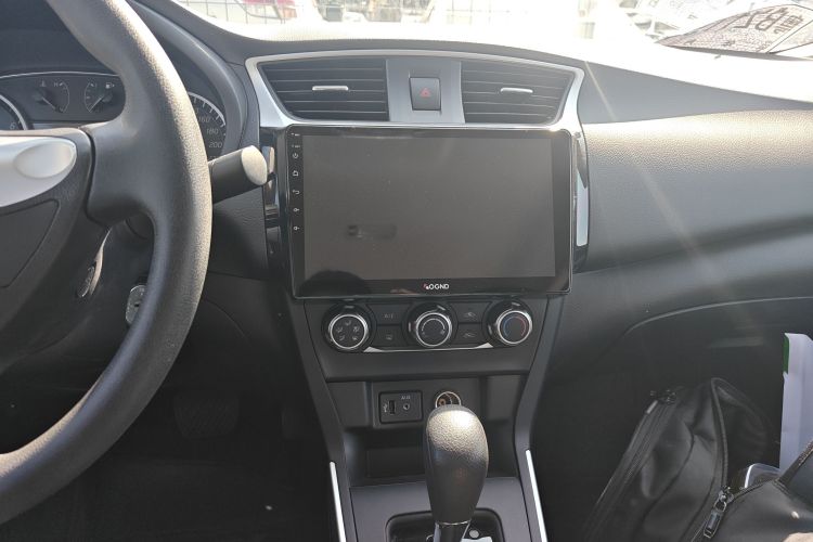 日产 轩逸 2024款 经典 1.6XE CVT舒适版中控内饰16