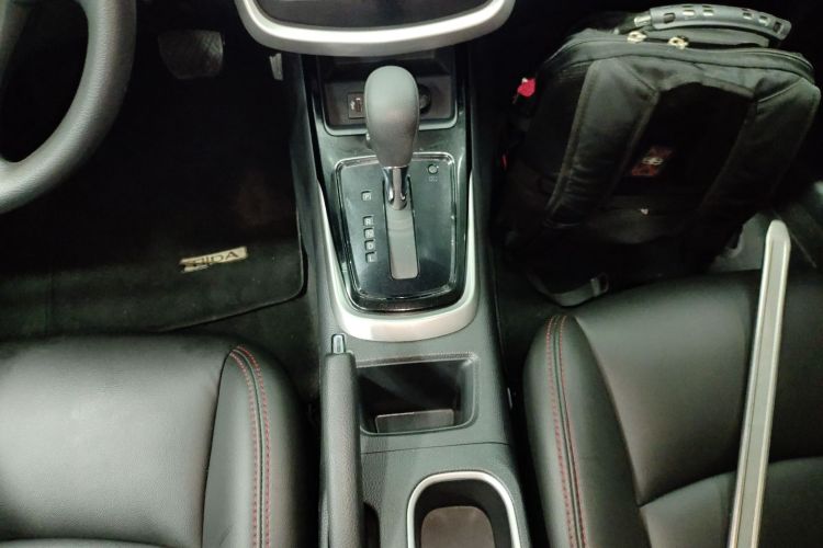 日产 骐达TIIDA 2021款 1.6L CVT酷动版中控内饰18