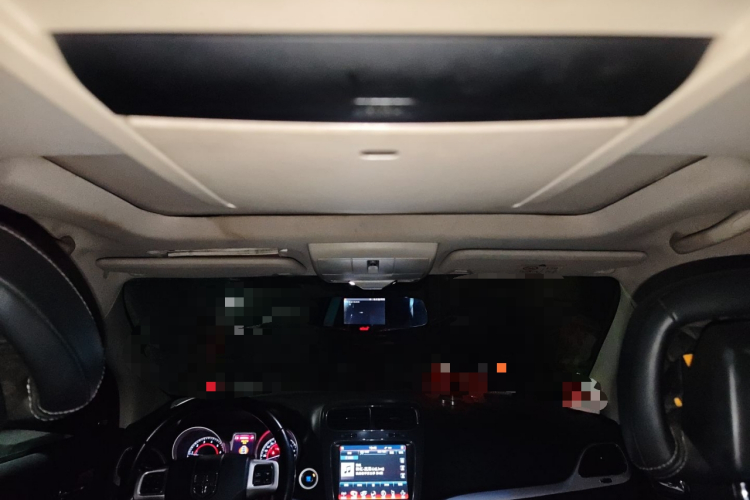 道奇 酷威 2013款 2.4L 两驱尊尚版中控内饰22