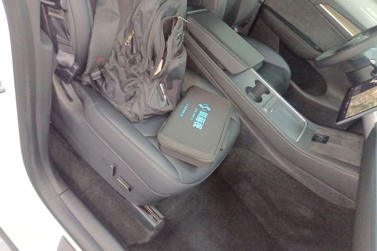 特斯拉 Model Y 2022款 Performance高性能全轮驱动版局部细节41