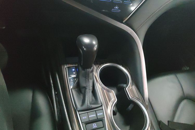 丰田 凯美瑞 2018款 2.5G 豪华版中控内饰18