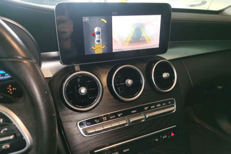 奔驰C级 2019款 改款 C 260 L 运动版中控内饰16