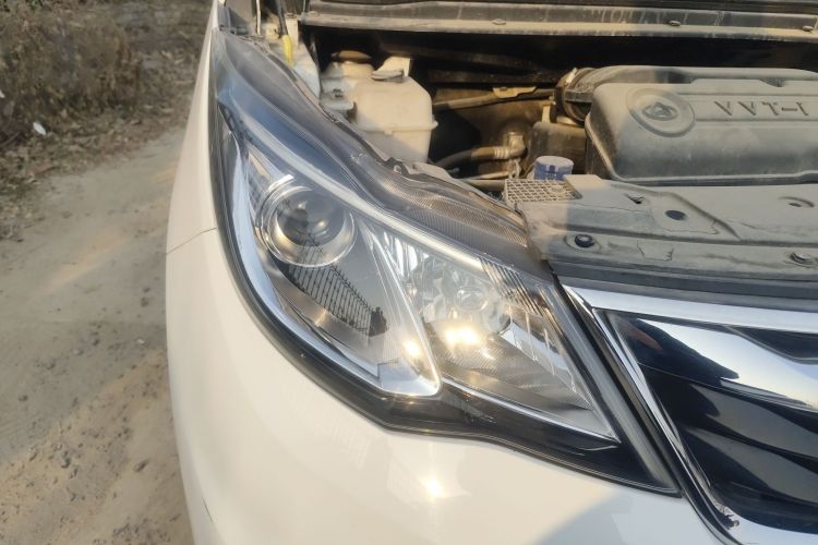 长安凯程 长安欧尚A600 2016款 1.5L 手动豪华型7座车身外观8