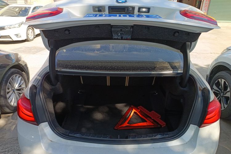 宝马3系 2016款 316Li 时尚型局部细节23