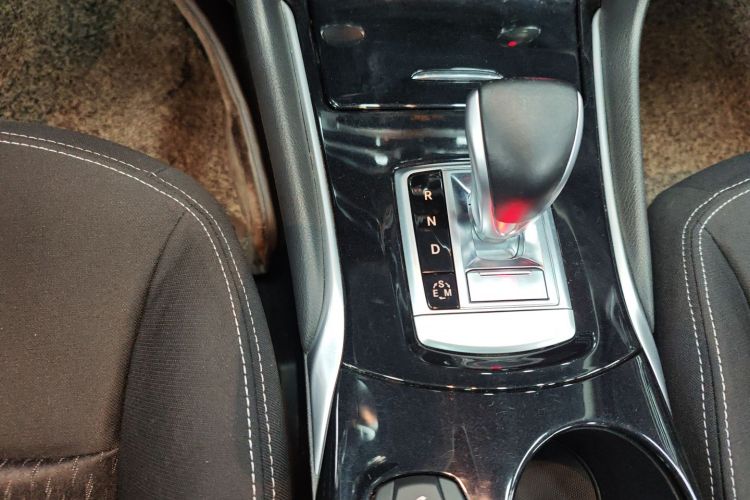 英菲尼迪QX30 2017款 1.6T 两驱运动版局部细节18