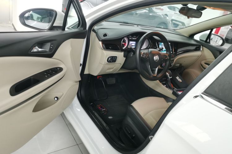 别克 威朗 2019款 三厢 15S 自动领先型中控内饰20