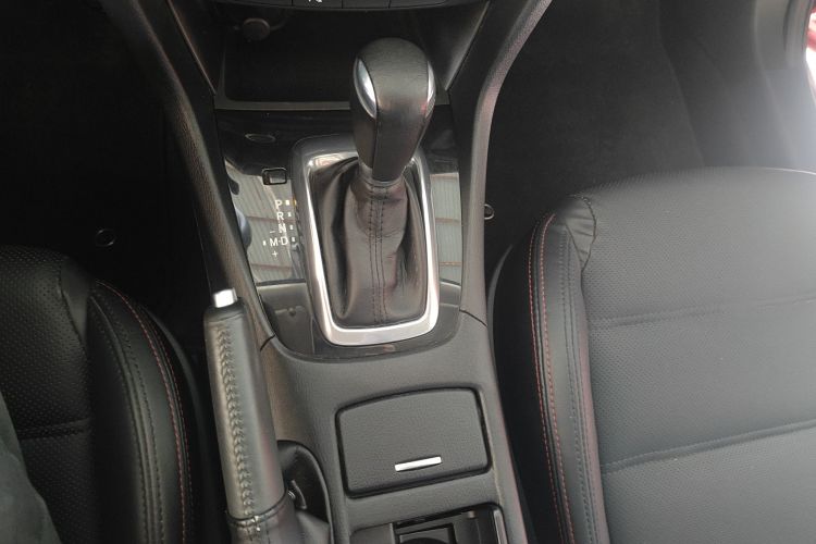 马自达 阿特兹 2015款 2.0L 蓝天豪华版中控内饰18