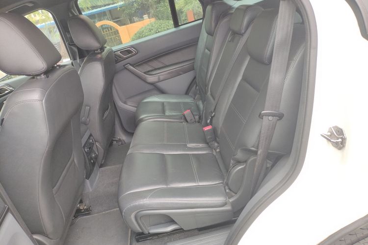 福特 撼路者 2017款 2.0T 汽油自动四驱旗舰版 7座中控内饰7004