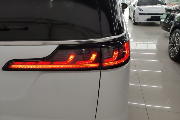 岚图汽车 岚图梦想家 2024款 PHEV 超长续航尊贵版车身外观6006