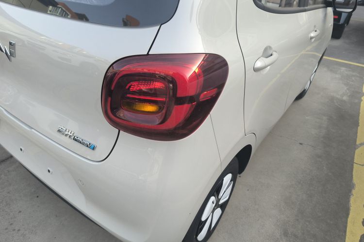 五菱汽车 宏光MINIEV 2025款 四门版 进阶款车身外观9