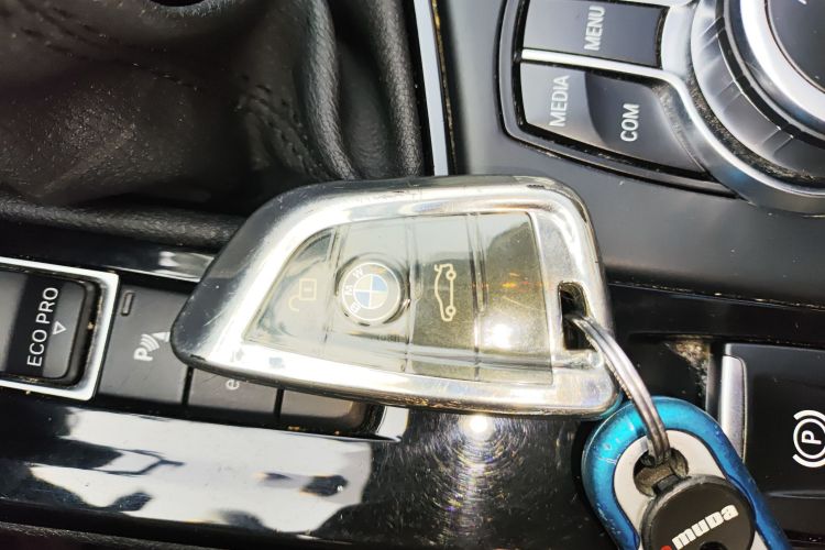 宝马X1新能源 2019款 xDrive25Le 里程升级版中控内饰11