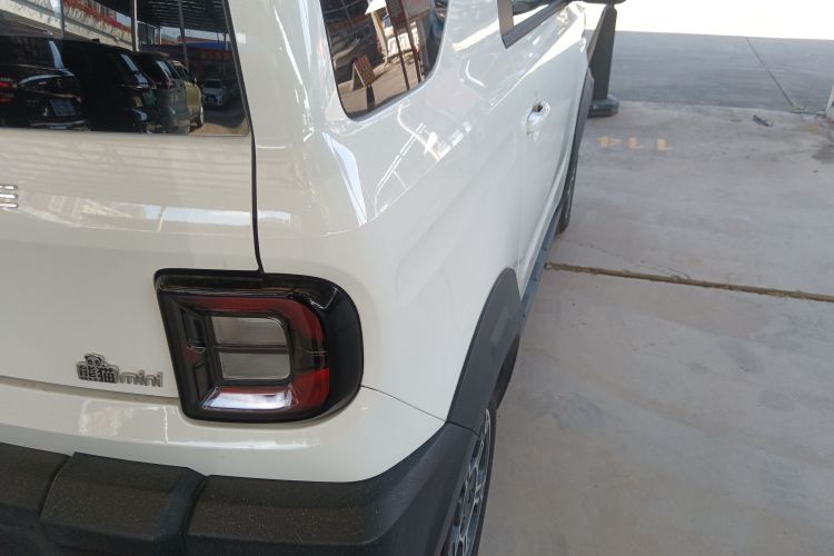 吉利银河 2025款 210km 熊猫骑士车身外观9