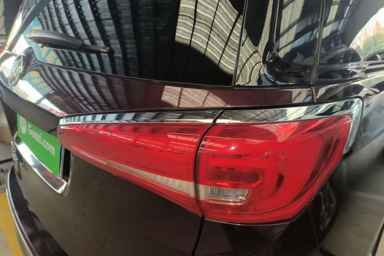 别克GL8 2017款 28T Avenir艾维亚 国V车身外观9