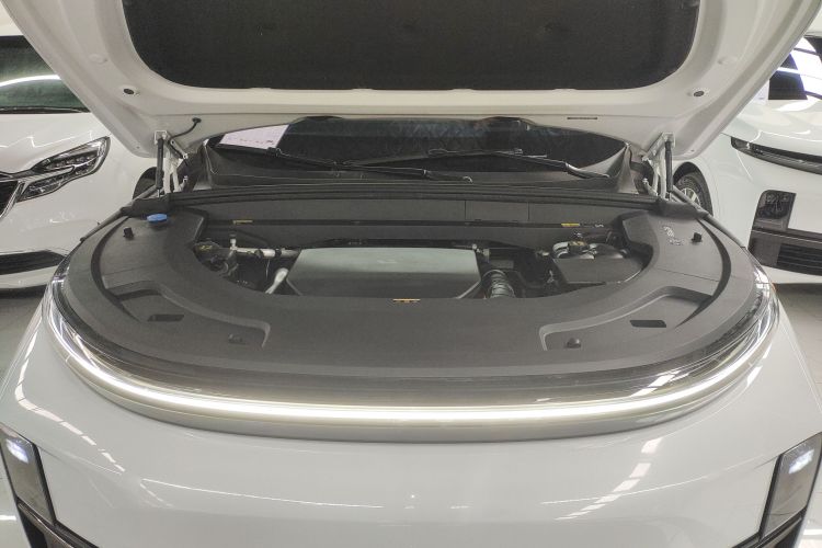 理想汽车 理想L7 2023款 Air机舱底盘24