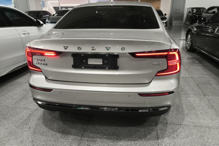 沃尔沃S60 2024款 B4 智逸豪华版车身外观6