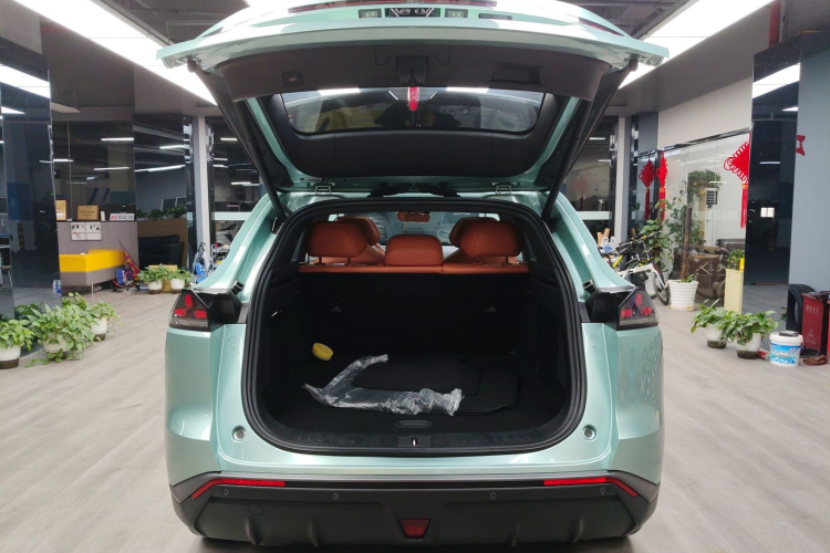 深蓝汽车 深蓝S07 2023款 200Max增程版机舱底盘23