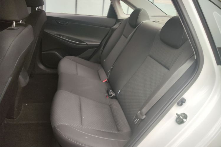 现代 悦动 2018款 1.6L 自动悦目版GL 国VI中控内饰21