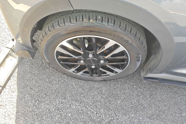 奇瑞 小蚂蚁 2022款 甜粉款 半糖版 三元锂 30kW 408km车身外观6002