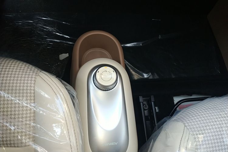 五菱汽车 宏光MINIEV 2025款 四门版 进阶款中控内饰18