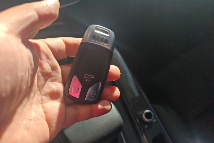 奥迪A4L 2020款 45 TFSI quattro 臻选动感型中控内饰7001