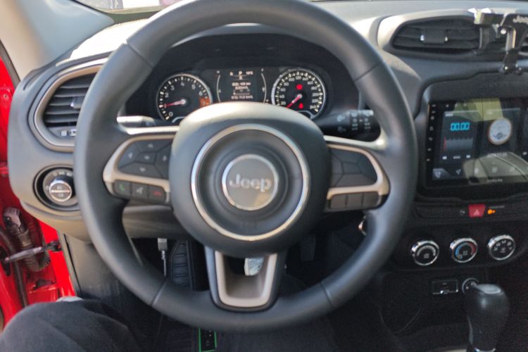 Jeep 自由侠 2016款 1.4T 自动劲能版中控内饰13