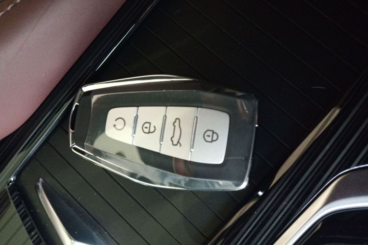 吉利汽车 星越L 2024款 2.0TD 高功自动两驱天际版中控内饰7001