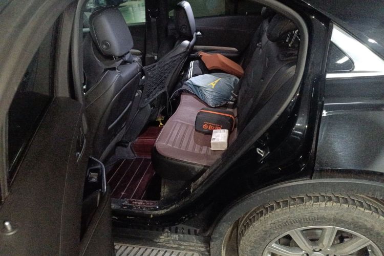 凯迪拉克XT4 2020款 改款 28T 两驱豪华型中控内饰21