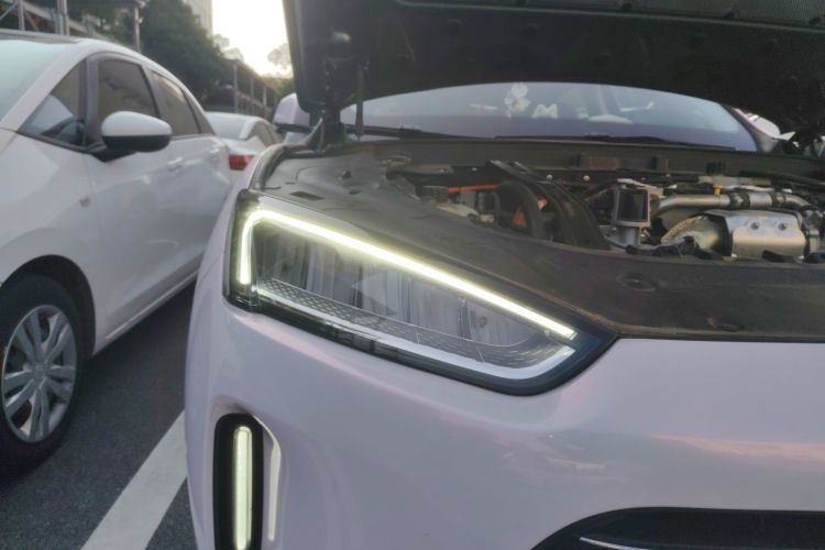 鸿蒙智行 问界M5 2022款 增程四驱旗舰版车身外观8