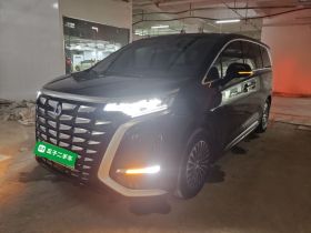 腾势D9 2022款 DM-i 970 四驱尊荣型