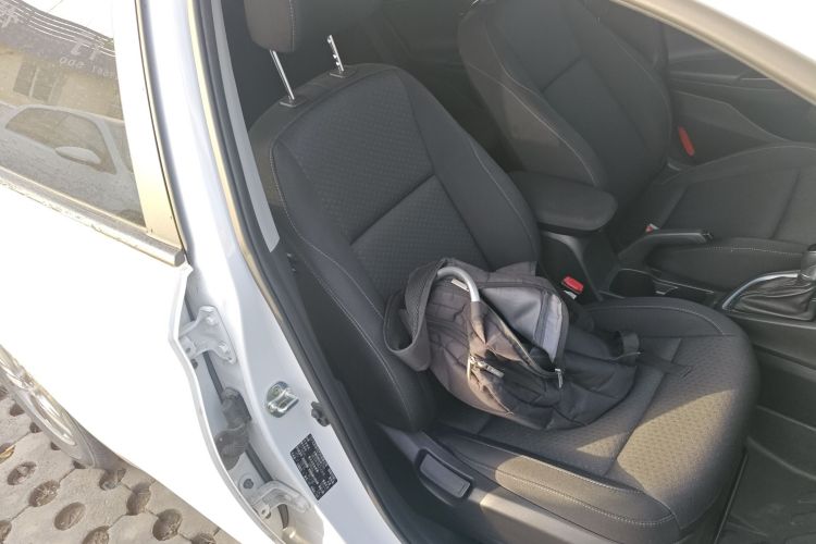 现代 悦动 2018款 1.6L 自动悦目版GL 国VI局部细节41