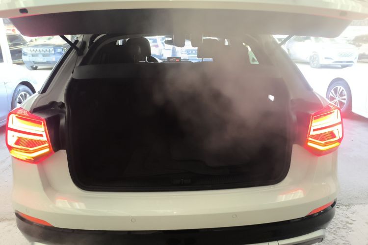 奥迪Q2L 2020款 35 TFSI 进取动感型机舱底盘23