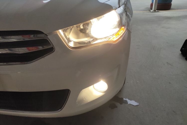 雪铁龙 爱丽舍 2014款 1.6L 自动舒适型局部细节36