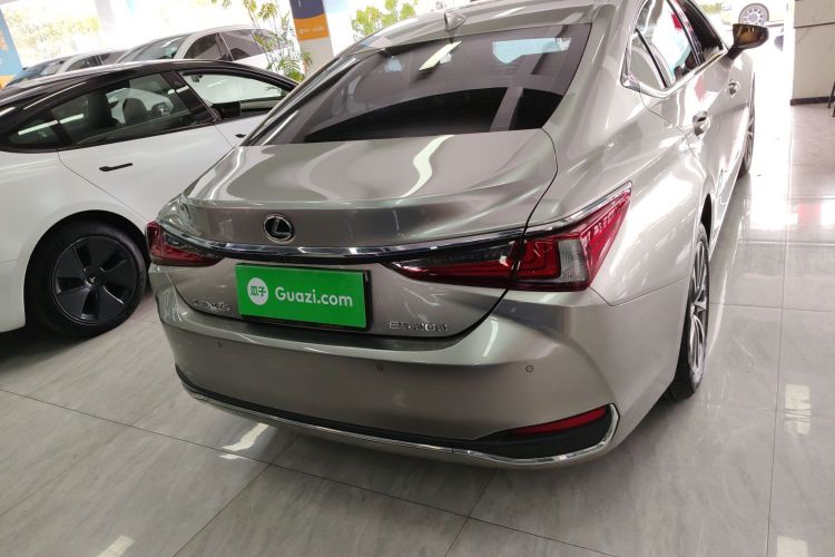 雷克萨斯ES 2023款 200 卓越版车身外观6