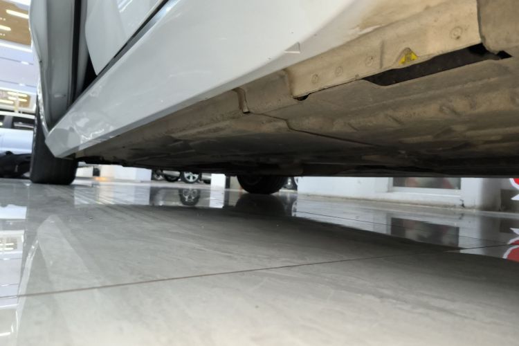 捷豹XEL 2020款 2.0T 200PS S进取优雅版局部细节9002