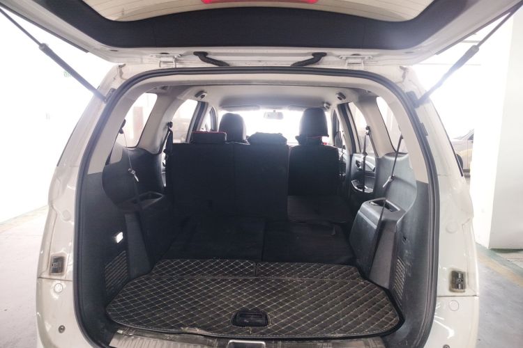 宝骏730 2019款 1.5T CVT时尚型 7座 国VI机舱底盘23