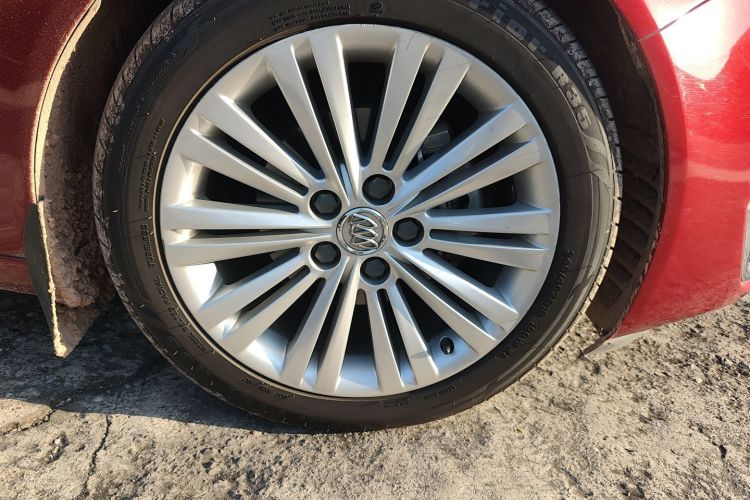 别克 君威 2014款 2.4L SIDI豪华时尚型车身外观10